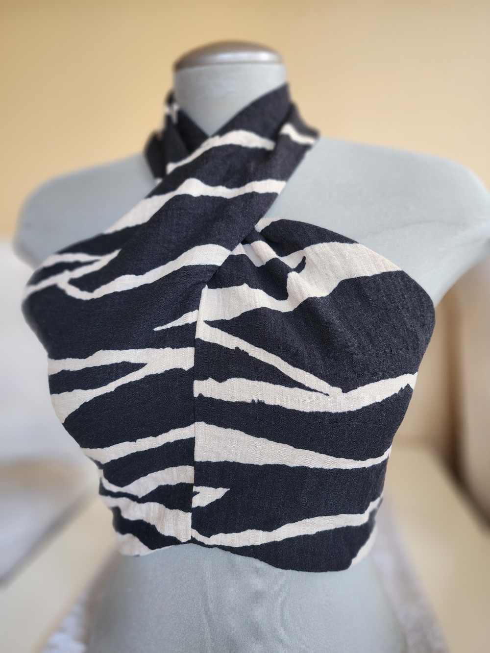 H&M Zebra Print Halter Neck Top – Y2K Summer Style – Black & Beige (Medium)